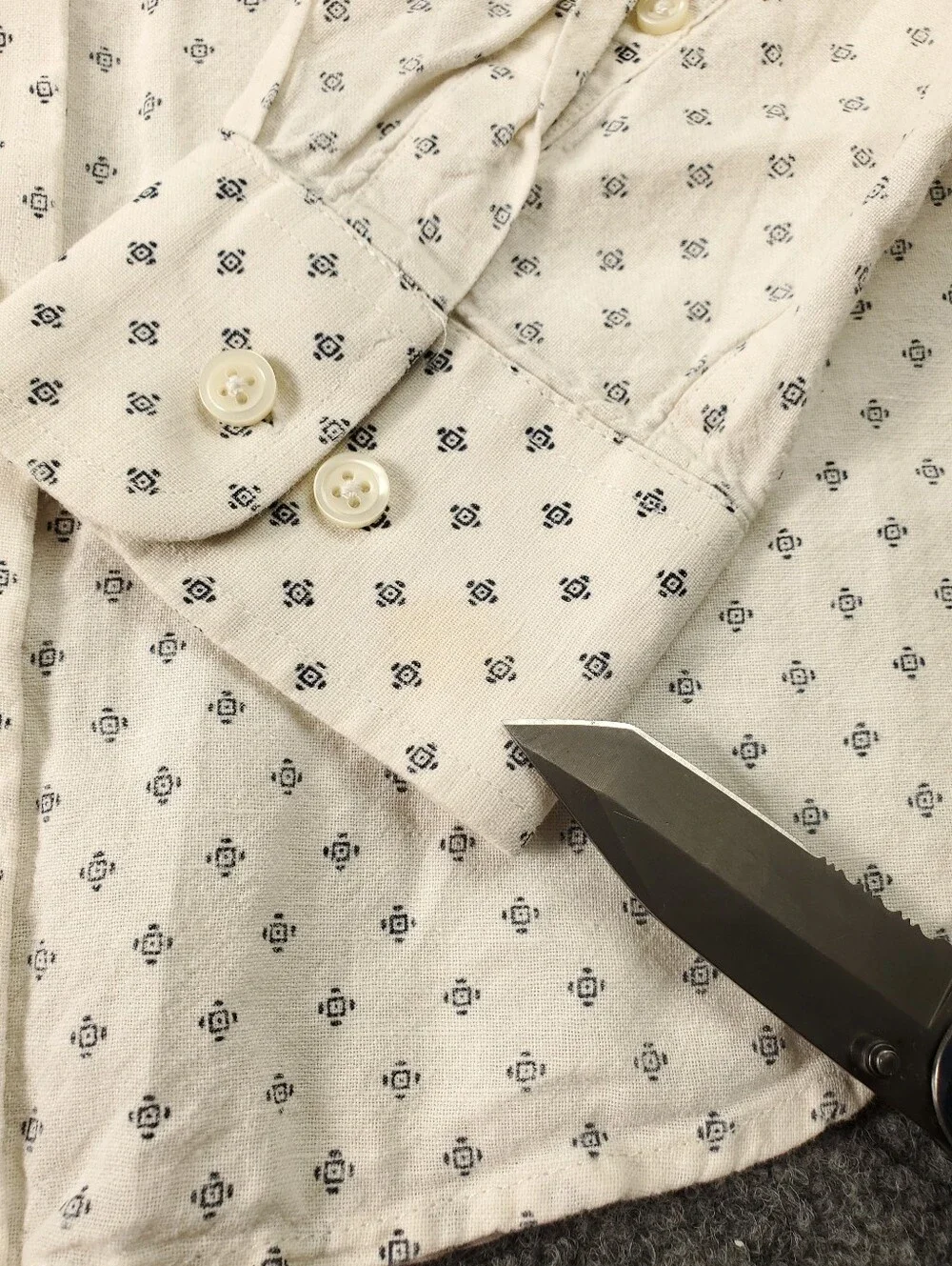 Banana Republic Linen Shirt Medium Long Sleeve Roll Tab Safari Cream Geometric
